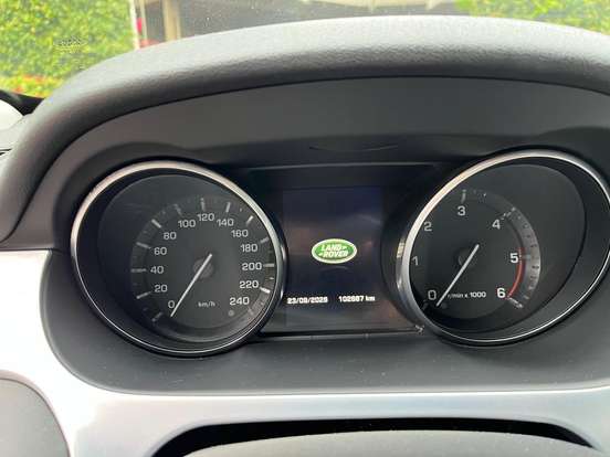 LAND ROVER-DISCOVERY SPORT-2016