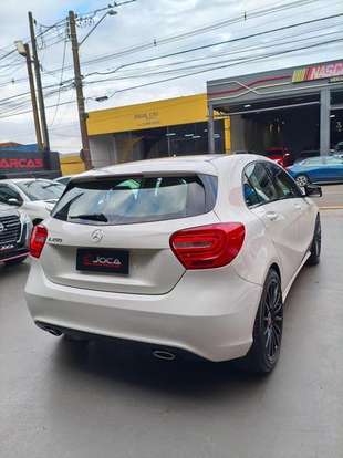 MERCEDES-BENZ-A 200-1.6 TURBO 16V FLEX 4P AUTOMÁTICO MERCEDES-BENZ-A 200-2014