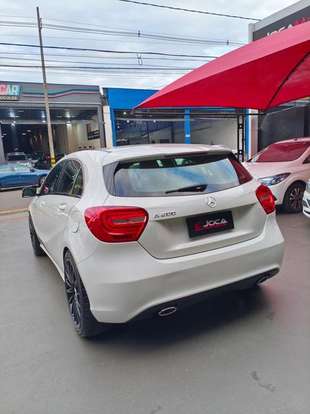 MERCEDES-BENZ-A 200-1.6 TURBO 16V FLEX 4P AUTOMÁTICO MERCEDES-BENZ-A 200-2014