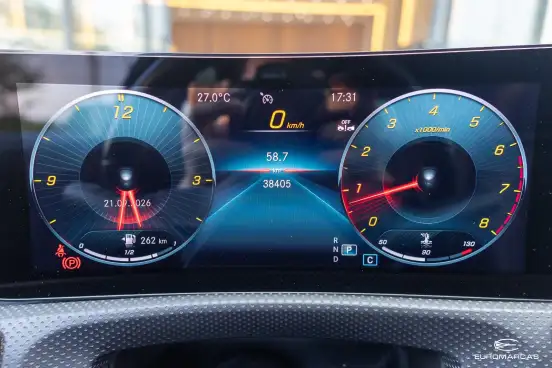MERCEDES-BENZ-A 250-2021
