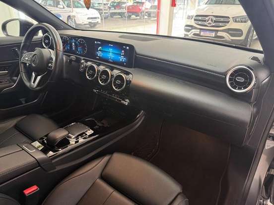 MERCEDES-BENZ-A 250-2019