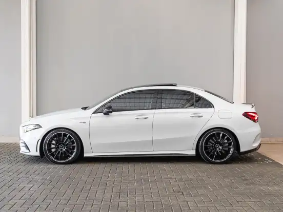 MERCEDES-BENZ-A 35 AMG-2020