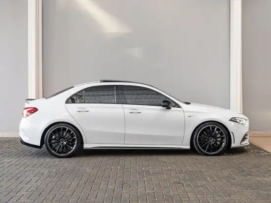 MERCEDES-BENZ-A 35 AMG-2020