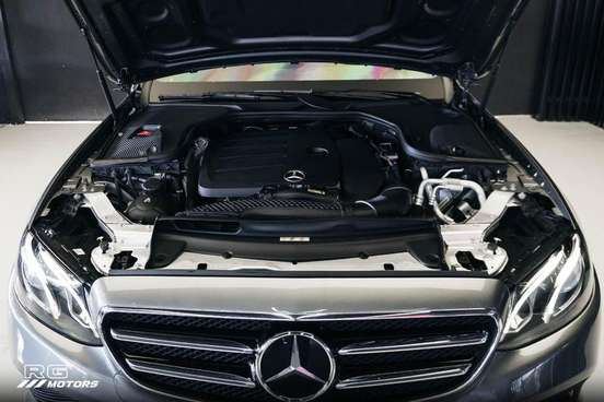 MERCEDES-BENZ-E 300-2019