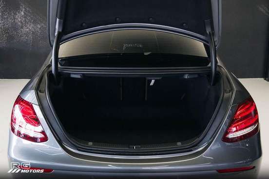 MERCEDES-BENZ-E 300-2019