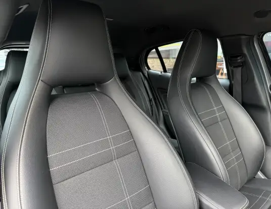 MERCEDES-BENZ-GLA 200-2016