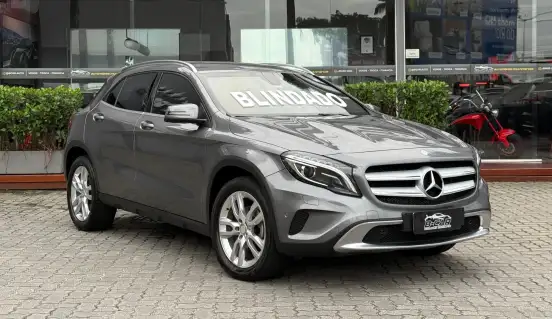 MERCEDES-BENZ-GLA 200-2016