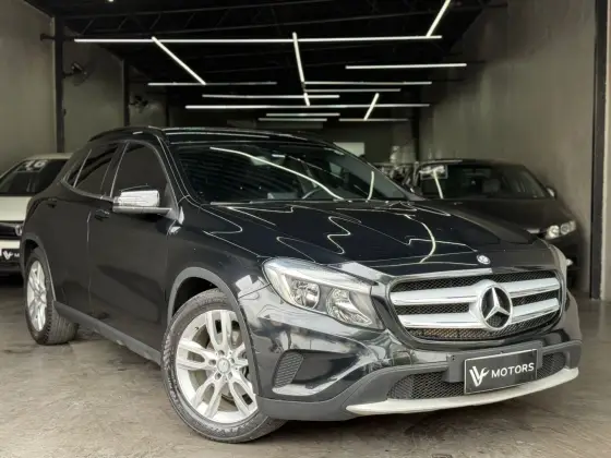 Mercedes-Benz GLA 200 1.6 CGI Style 16V Turbo Flex 4P Automático