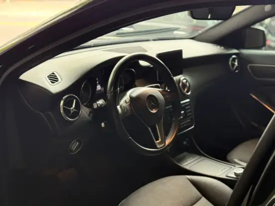 MERCEDES-BENZ-GLA 200-1.6 CGI STYLE 16V TURBO FLEX 4P AUTOMÁTICO MERCEDES-BENZ-GLA 200-2014