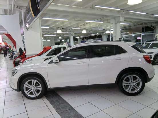 MERCEDES-BENZ-GLA 200-2015