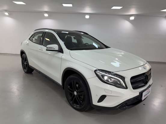 MERCEDES-BENZ-GLA 200-2016