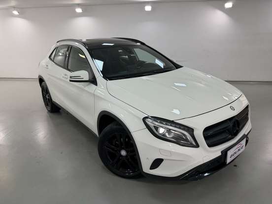 MERCEDES-BENZ-GLA 200-2016