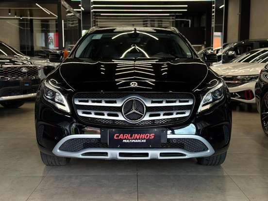 MERCEDES-BENZ-GLA 200-2018