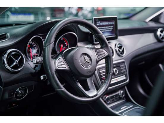 MERCEDES-BENZ-GLA 200-2018