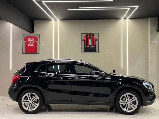 MERCEDES-BENZ-GLA 250-2016
