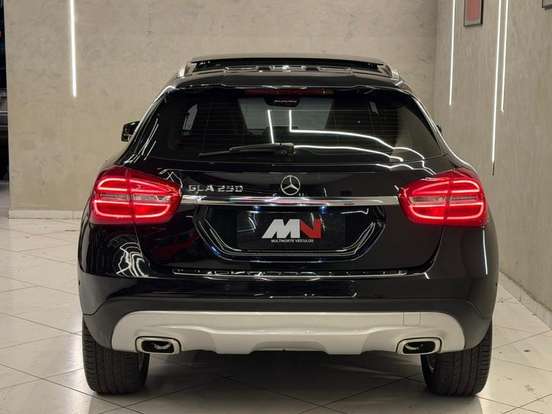 MERCEDES-BENZ-GLA 250-2.0 16V TURBO GASOLINA ENDURO 4P AUTOMÁTICO MERCEDES-BENZ-GLA 250-2016