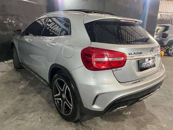 MERCEDES-BENZ-GLA 250-2.0 16V TURBO GASOLINA SPORT 4P AUTOMÁTICO MERCEDES-BENZ-GLA 250-2015