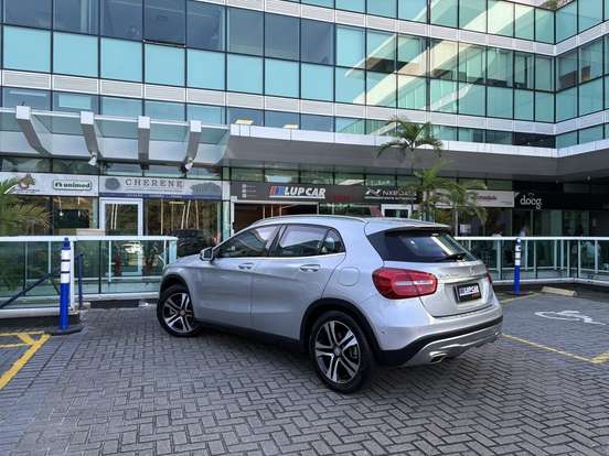 MERCEDES-BENZ-GLA 250-2.0 16V TURBO GASOLINA VISION 4P AUTOMÁTICO MERCEDES-BENZ-GLA 250-2015
