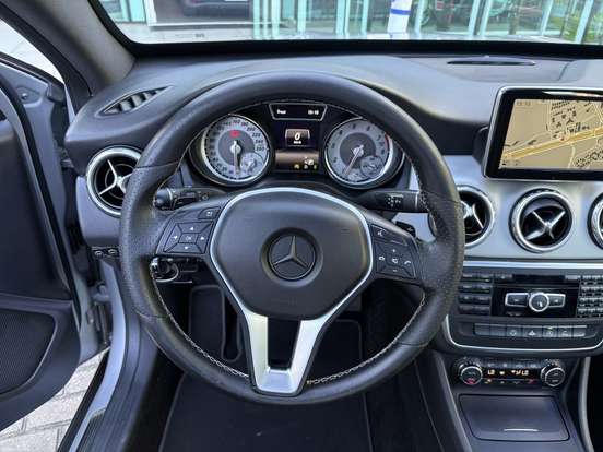MERCEDES-BENZ-GLA 250-2.0 16V TURBO GASOLINA VISION 4P AUTOMÁTICO MERCEDES-BENZ-GLA 250-2015