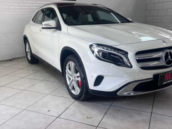MERCEDES-BENZ-GLA 250-2.0 16V TURBO GASOLINA VISION 4P AUTOMÁTICO MERCEDES-BENZ-GLA 250-2015