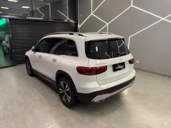 MERCEDES-BENZ-GLB 200-2021