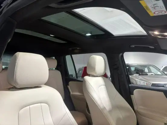 MERCEDES-BENZ-GLB 200-2021