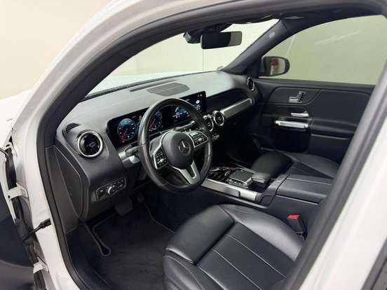 MERCEDES-BENZ-GLB 200-2021