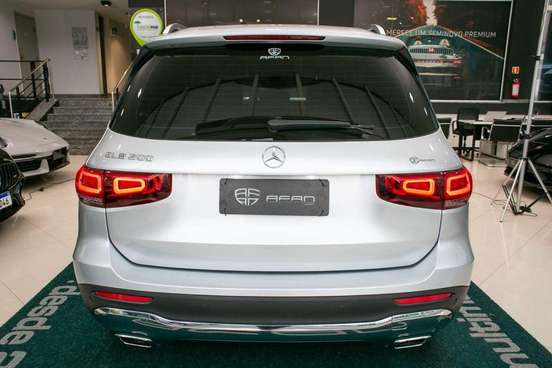 MERCEDES-BENZ-GLB 200-2021