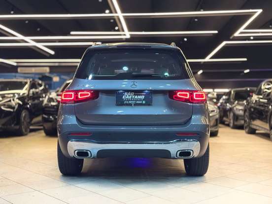MERCEDES-BENZ-GLB 200-2023