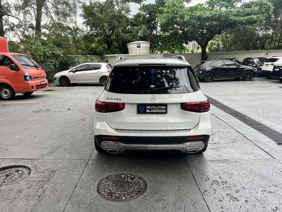 MERCEDES-BENZ-GLB 200-2019
