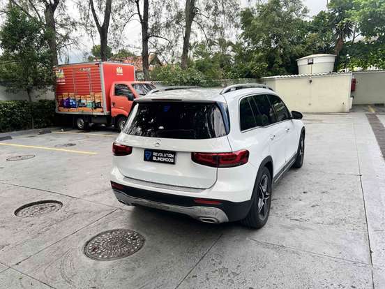 MERCEDES-BENZ-GLB 200-2019