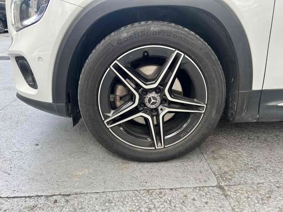 MERCEDES-BENZ-GLB 200-2019