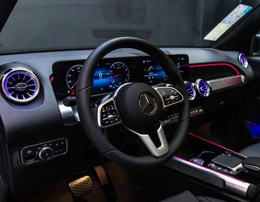 MERCEDES-BENZ-GLB 200-2023