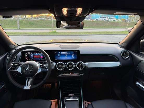 MERCEDES-BENZ-GLB 200-2024