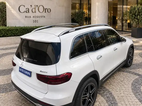 MERCEDES-BENZ-GLB 220-2024