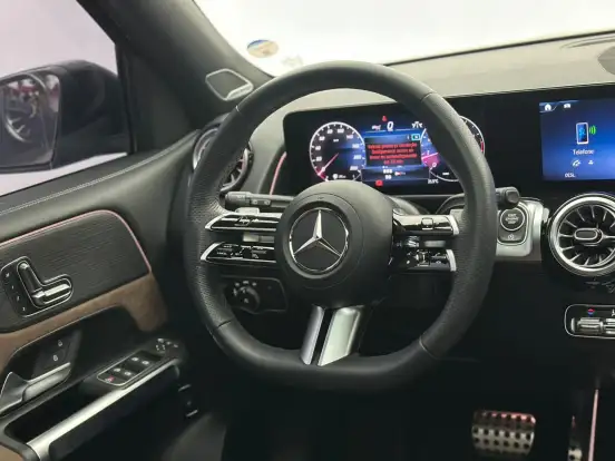 MERCEDES-BENZ-GLB 220-2025