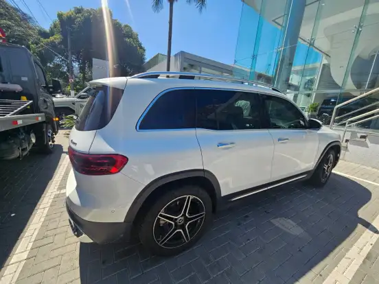 MERCEDES-BENZ-GLB 220-2024
