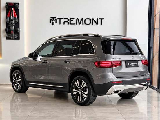 MERCEDES-BENZ-GLB 220-2025