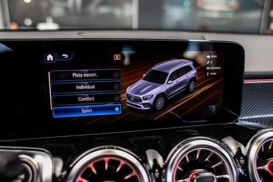 MERCEDES-BENZ-GLB 35 AMG-2022