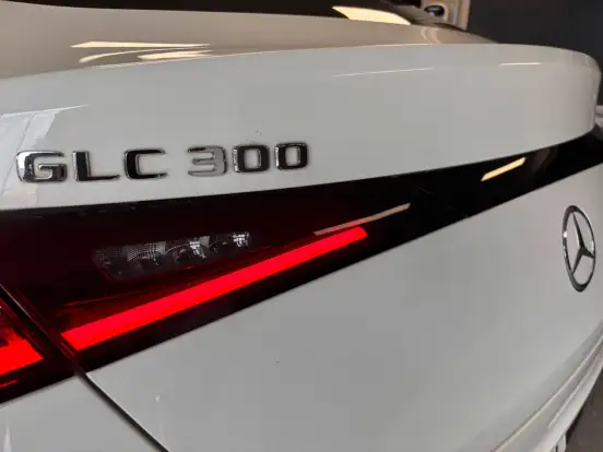 MERCEDES-BENZ-GLC 300-2024