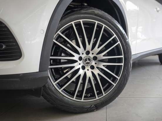 MERCEDES-BENZ-GLC 300-2024