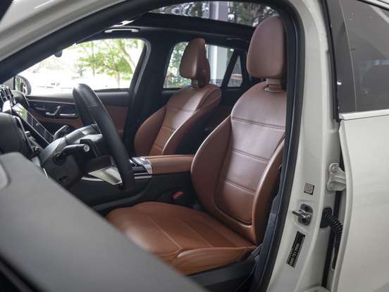 MERCEDES-BENZ-GLC 300-2024