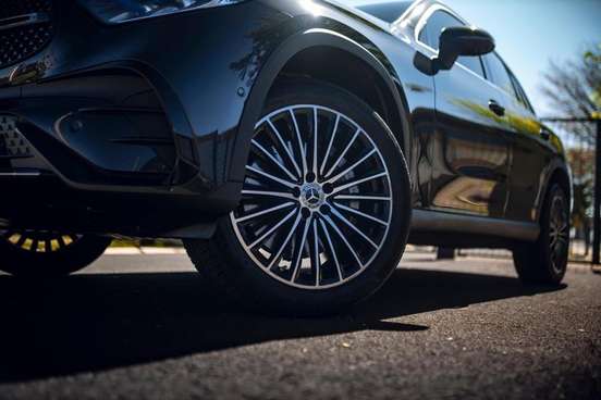 MERCEDES-BENZ-GLC 300-2025