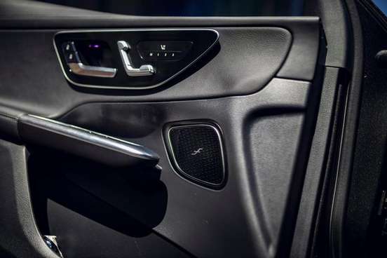 MERCEDES-BENZ-GLC 300-2025