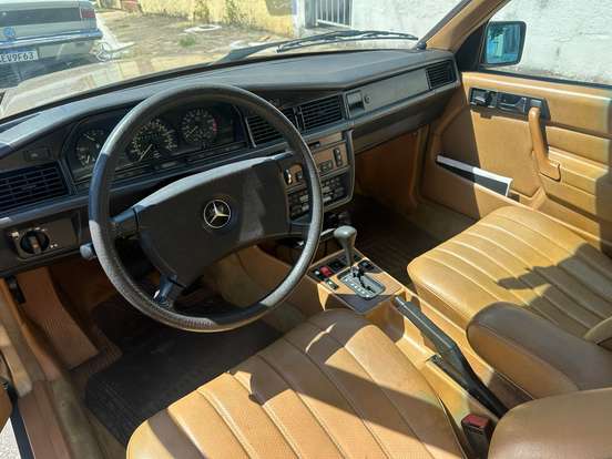 MERCEDES-BENZ-190 E-1985