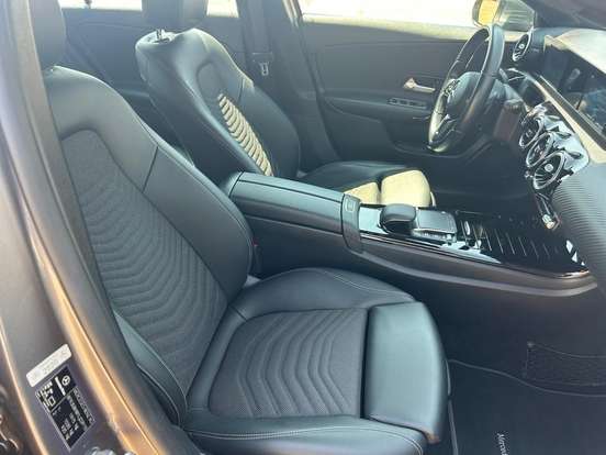 MERCEDES-BENZ-A 200-2020
