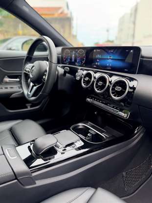 MERCEDES-BENZ-A 250-2019