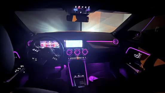 MERCEDES-BENZ-GLA 200-2025