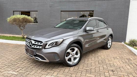 MERCEDES-BENZ GLA 200 1.6 CGI FLEX ADVANCE 7G-DCT