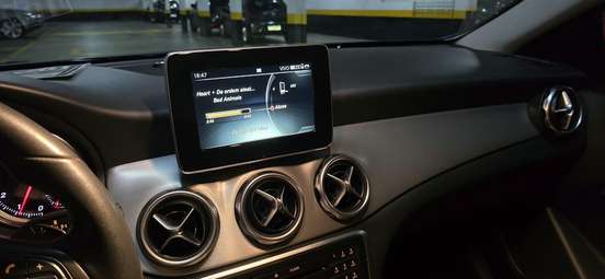 MERCEDES-BENZ-GLA 200-2017